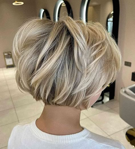 40 Choppy Layered Bobs for Thick Hair to Be Less Poofy Women’s Short Haircut, Stacked Hair, Choppy Bob Haircuts, Pixie Bob Haircut, Bob Hairstyles For Thick, Choppy Bob Hairstyles, Chin Length Hair, Bob Haircut For Fine Hair, Messy Short Hair