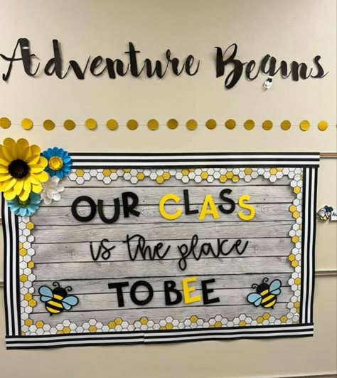 Bee Classroom Theme Bulletin Boards, Boho Bee Classroom, Bee Bulletin Board Ideas, Insects Theme Classroom, Bee Classroom Theme, Sunflower Bulletin Board, Bee Bulletin Boards, Bee Classroom Decor, 2024 Classroom