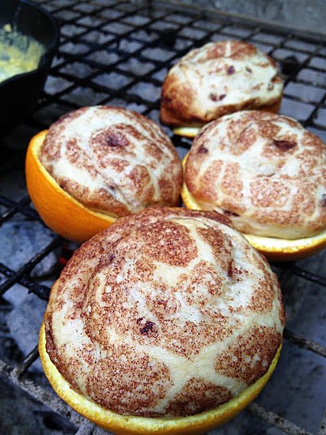 Campfire Cinnamon Rolls, Make Cinnamon Rolls, Pineapple Chicken Recipes, Campfire Recipes, Pillsbury Cinnamon Rolls, Plate Recipes, Foil Pack Meals, Camping Desserts, Cold Sandwiches