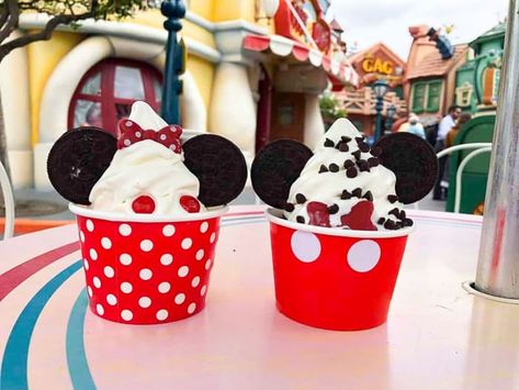 DIY Mickey Ice Cream Treats Mickey Mouse Ice Cream, Mickey Waffle, Ice Cream Social Party, Waffle Ice Cream Sandwich, Mickey Ice Cream, Ice Cream Car, Disney Desserts, Waffle Ice Cream, Frozen Waffles