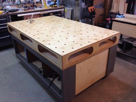 Another Paulk inspired assembly table/workbench/outfeed Ron Paulk, Woodworking Assembly Table, Paulk Workbench, Workbench Designs, Woodworking Organization, Assembly Table, Woodworking Bed, Intarsia Woodworking, Woodworking Box