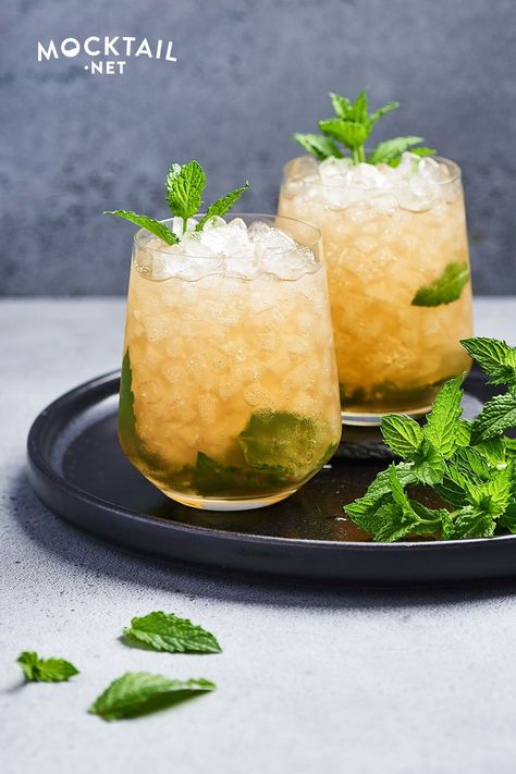 Fun Coffee Drinks, Ice Apple, Refreshing Mocktail, Easy Mocktails, Mint Julep Cocktail, Julep Recipe, Mint Julep Recipe, Virgin Cocktails, Spicy Drinks