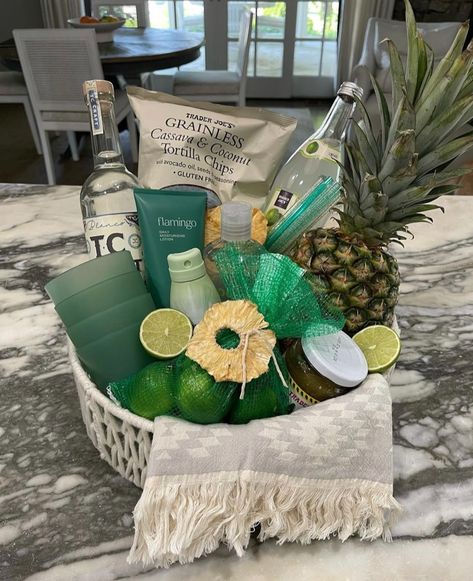 Summer Hostess Gift, Hostess Gifts Summer, Summer Gift Baskets, Party Hostess Gifts, Living With Landyn, Pool Gifts, Shower Hostess Gifts, Homemade Gift Baskets, Personalised Gifts Diy