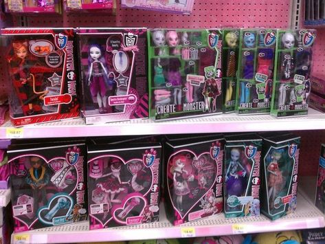 Monster High Dolls 2000s, Monster High Nostalgia, New Monster High Dolls, 2010s Nostalgia, Nostalgic Pictures, Catty Noir, 2000s Nostalgia, Monster High Characters, Monster Dolls