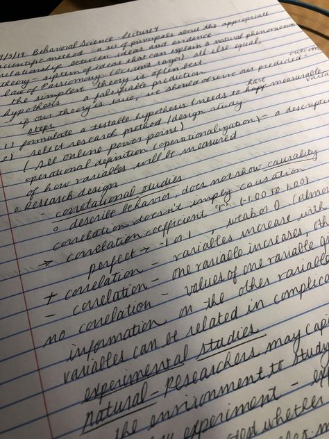 Cursive Handwriting Notes, Handwriting Pretty, Cursive R, Handwriting Notes, Pretty Handwriting, Handwriting Analysis, Nice Handwriting, Cursive Handwriting, Lectures Notes