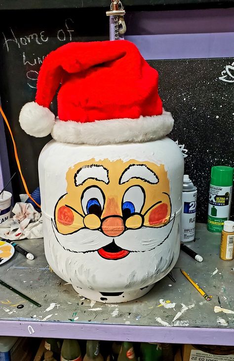 Recycle Propane Tanks, Propane Tank Christmas Ideas, Propane Tank Art Christmas, Christmas Propane Tank Art, Freon Tank Art, Junk Crafts, Propane Tank Art, Bowling Pin Crafts, Restaurant Kit