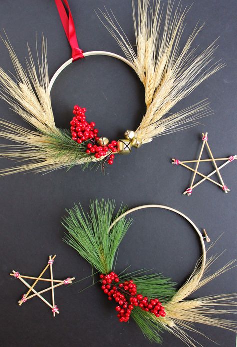 Wheat Wreaths, Wheat Decorations, Wheat Wreath, Jesse Tree Ornaments, Christmas Wreath Diy, Straw Crafts, Jesse Tree, Wreath Project, Book Christmas