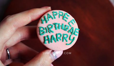 Harry Potter Macaroons, Harry Potter Macarons, Happy Harry Potter, Georgia Recipes, Harry Potter Desserts, Happee Birthdae Harry, Publix Bakery, Harry Potter Movie Night, Harry Potter Day