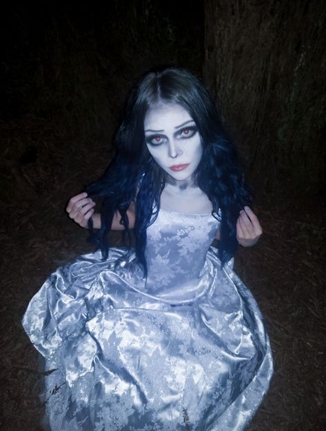 Tim burton cosplay emily corpse bride Tim Burton Halloween Costumes, Corpse Bride Dress, Halloween Costume Wedding, Halloween Bride Costumes, Halloween Costumes For Sale, Emily Corpse Bride, Fashion Costume Halloween, Corpse Bride Costume, Horror Halloween Costumes