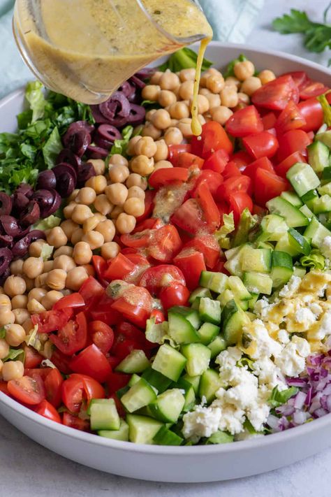 Salad Recipes Appetizers, Summer Lunch Salad Recipes, Medeterian Salad, Mediterain Food, Mediterranean Salad Ideas, Meditterean Salad Recipes, Mediteranian Salad Recipes, Nice Salad, Mediterran Salad