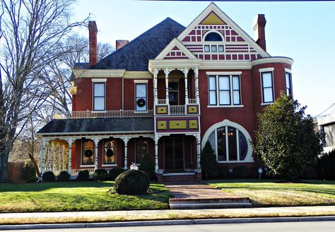 Brick Victorian House: Dalton, Georgia | Flickr - Photo Sharing! Queen Anne Victorian House, Brick Victorian, Dalton Georgia, Victorian Style Homes, Old Mansions, Victorian Mansions, Atlanta Homes, Victorian Architecture, Domain Hosting