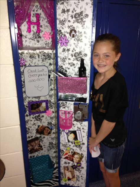 Hannah's locker decorated for her first day of middle school, Small Locker Organization, Decorated Locker, Locker Hacks, Locker Organization Diy, Locker Supplies, Locker Stuff, First Day Of Middle School, Locker Decorations Diy, Middle School Lockers