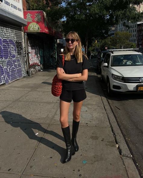 Lizzy Hadfield, Knee Highs, High Life, Spring Summer Outfits, Instagram Fashion, Pretty Outfits, Fashion Inspo Outfits, Spring Outfits, Cool Outfits