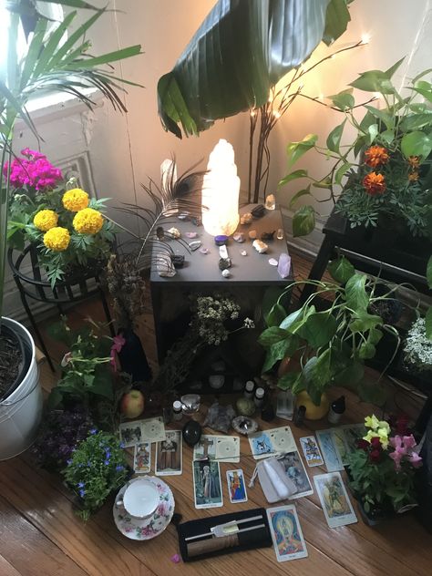 Alter Room Ideas, Personal Altar Spiritual, Meditation Table Ideas, Tarot Altar Ideas, Alters Spiritual, Meditation Altar Ideas, Tarot Space, Alter Ideas Spiritual, Spiritual Altar Ideas