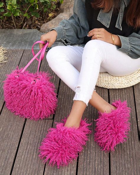 NEW ARRIVALS 💓 FUZZY SHOE & PURSE SET ♡︎ ♡︎ Available in Sizes S-2XL BUY NOW PAY LATER W/ SHOP PAY 💕 ALL APPAREL 40% OFF USE CODE 40SPRING ON SITE Weird Shoes, Shoe And Bag Set, Mode Rose, Faux Fur Slides, Faux Fur Slippers, Stylish Sandals, Fur Slippers, Strappy Wedges, Crazy Shoes