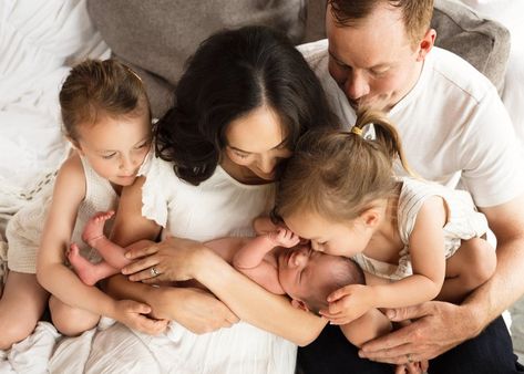 Family of Five Newborn Session Minimalist Newborn, Lifestyle Newborn Photos, Family Of Five, Baby Bubble, Newborn Posing, Lifestyle Newborn Photography, North Vancouver, Photography Newborn, Lifestyle Newborn