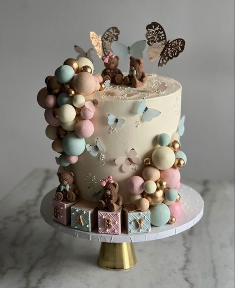 Butterfly Gender Reveal Cake, Butterfly Gender Reveal Ideas, Butterfly Bday Theme, Butterfly Gender Reveal, Cake With Butterflies, Baby Gender Reveal Ideas, Butterfly 1st Birthday, Themed Gender Reveal, Twin Gender Reveal