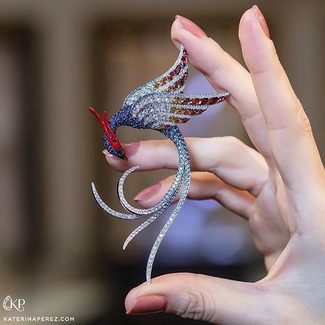 KATERINA PEREZ Jewelry Insider в Instagram: «[Best of 2019] #Repost @katerina_perez ・・・ Stunning brooch by Palmiero @palmierojewellery. . . . 📷 Photo by Simon @martner for…» Bird Jewelry Design, Katerina Perez, Jewelry Design Drawing, Antique Bridal Jewelry, Jewelry Design Inspiration, Jewelry Brooch, Jewellery Sketches, Antique Gold Jewelry, Gold Ring Designs