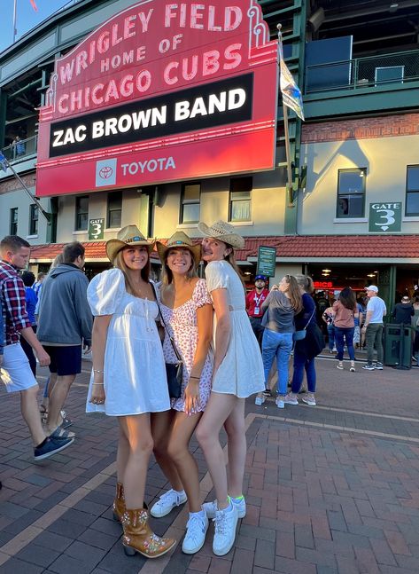 Country Concert Casual Outfit, Zac Brown Band Concert Outfit, Zac Bryan Concert Outfit, Morgan Wallen Outfit, Zac Brown Band Concert, Instagram Photos Aesthetic, Chris Stapleton Concert, Boots And Hearts, Country Festival Outfit