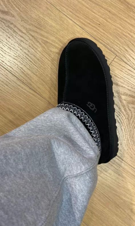 Black Tazz Ugg Outfits, Black Tazz Ugg, Black Tasman Uggs, Uggs Black, Black Ugg Slippers, Ugg Slippers Women, Black Uggs, Pretty Sneakers, Trendy Shoes Sneakers