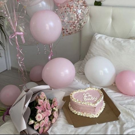 not my pic Birthday Goals, Cute Birthday Pictures, Cute Birthday Ideas, Birthday Babe, Bday Party Theme, Pink Birthday Party, A Birthday Cake, 23rd Birthday, 22nd Birthday