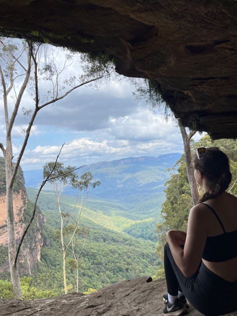 #australia #views #nature #hiking #eucalyptus Backpacking Australia Aesthetic, Nature Girl Aesthetic, Hiking Australia, Views Nature, Australia Backpacking, Hiking Workout, Nature Hiking, Full Time Travel, Hiking Aesthetic