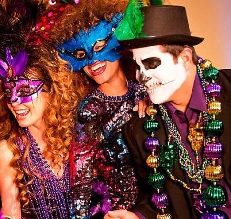 15 Mardi Gras Outfits That Are A Total Yes In Our Book - Society19 Mardi Gras Theme Party, Mardi Gras Theme, Mardi Gras Dress, Mardi Gra, Yabu Pushelberg, Mardi Gras Outfits, Vintage Halloween Costume, Mardi Gras Costumes, Theme Tattoo