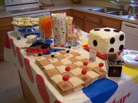 Poker Night Themed Party food Adult Games Night, Game Night Decorations, Game Night Snacks, Game Night Party, Game Night Food, Adult Game Night, Board Game Party, Game Night Parties, Games Night