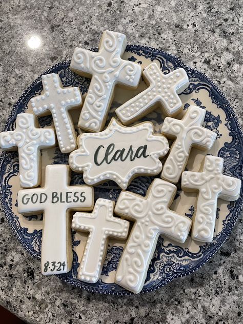 Wedding Mexican Cookies, Talavera Cookies, Mexican Theme Cookies, Cinnamon Mexican Wedding Cookies, Charro Cookies Bautizo, Mexican Wedding Cake Cookies, Anthro Animals, Flower Cookie, Flower Sugar Cookies