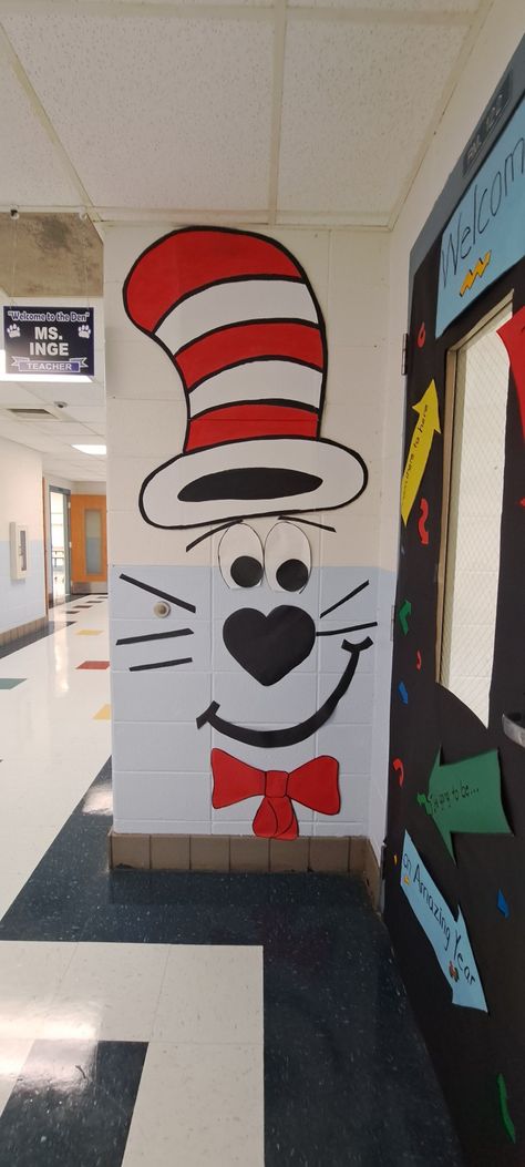 Dr Seuss Week, Classroom Theme, Cat In The Hat, School Themes, School Decorations, Classroom Themes, Dr Seuss, Bulletin Board, Design