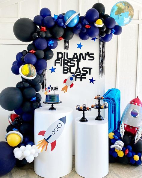 Age 1 party for boys is your baby's first and most special party. You have completed the first year and it is time to plan your party. You can plan an... First Birthday Theme Boy, Space Themed Birthday Party, Baby Boy Birthday Themes, Space Themed Birthday, Baby First Birthday Themes, Boys First Birthday Party Ideas, Boys 1st Birthday Party Ideas, Boy Birthday Decorations, Baby Boy 1st Birthday Party