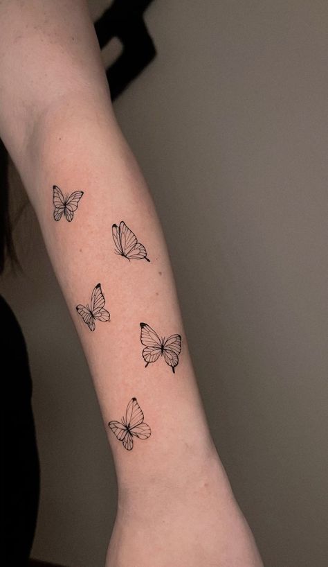 Word Tattoo Placement, Mariposas Tattoo, Word Tattoo Placements, Tattoo Mafia, Butterfly Wrist Tattoo, Word Tattoo, Christmas Tattoo, Pretty Tattoos For Women, Knee Tattoo