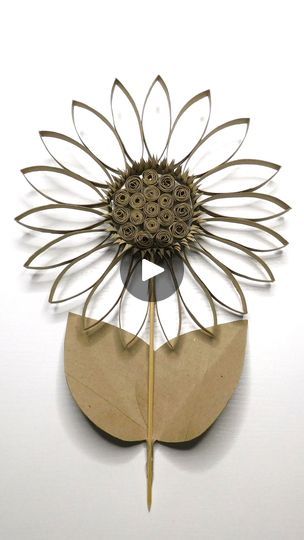 Paper Sunflowers, Crafty Kids, Toilet Paper Roll, Popsicle Sticks, Recycled Materials, Popsicles, Diy Paper, Paper Flowers, Sunflower