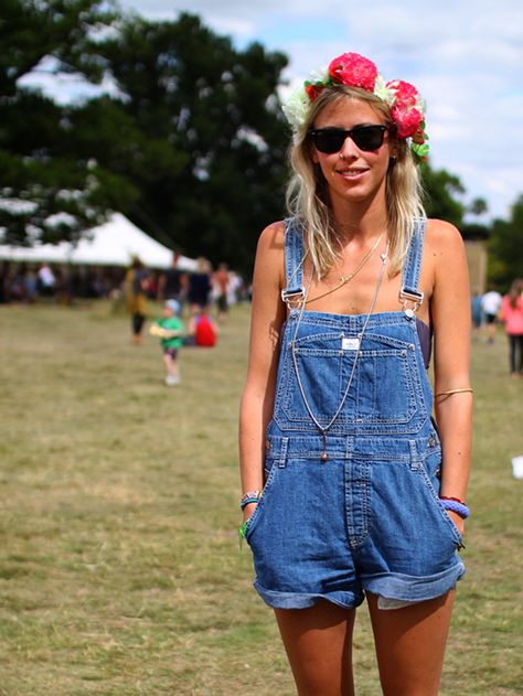 Parklife Outfit, Hard Summer Festival Outfit, Glastonbury Festival Fashion, Hard Summer Festival, Styling Overalls, Outfits 40s, Summer Festival Outfits, Glastonbury Fashion, French Style Outfits