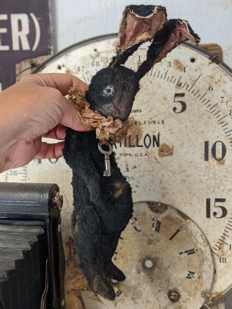 Old & worn primitive frumpy black bunny with skeleton key by whendis bears / Whendi's Bears Primitive Bear, Soft Sculpture Art, Ruff Collar, Vintage Whimsical, Black Bunny, Art Dolls Cloth, Paw Pads, Skeleton Key, Soft Sculpture