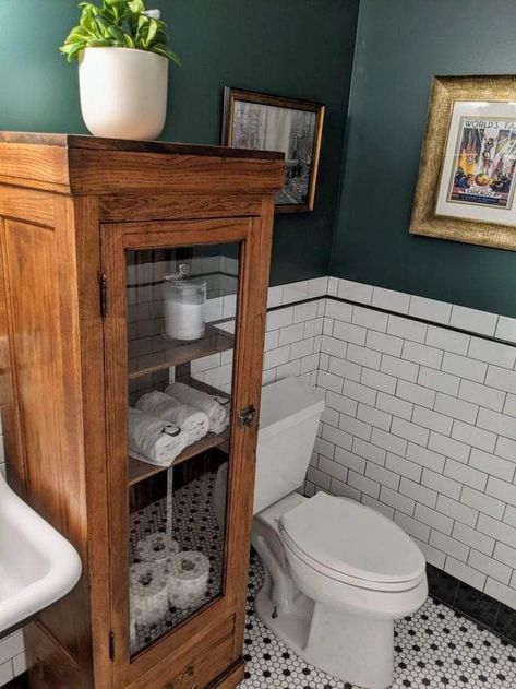 Teal Green Tile Bathroom, Windows For Bathrooms, Bathroom Floor Tile Classic, Vintage Bathroom Renovations, Dark Vintage Bathroom Ideas, Black Furniture Bathroom, Small Colonial Bathroom, Bathroom Vintage Cabinet, Vintage Black White Bathroom