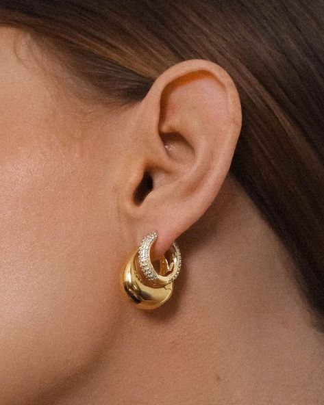 Second Earring, Luxe Jewelry, Authentic Jewelry, Hoops Earrings, Classy Jewelry, Stacked Jewelry, Jewelry Lookbook, Silver Accessories, Gold Accessories