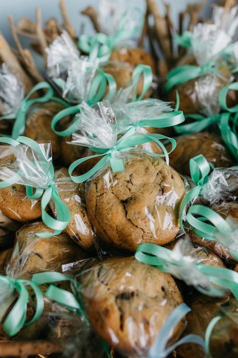 Close-up of a Bunch of Individually Wrapped Cookies · Free Stock Photo Individually Wrapped Cookies, Transparent Bags, Baked Cookies, Best Bow, Cookie Packaging, Flower Cookies, Heart Cookies, Green Ribbon, Mini Desserts