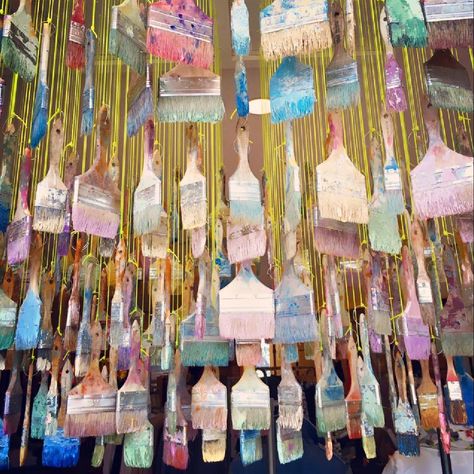 Pastels Paint Brush Chandelier, Art Criticism, Art Studio Design, Retail Merchandising, Found Object Art, Recycled Art, Shop Display, Found Object, Paint Brushes