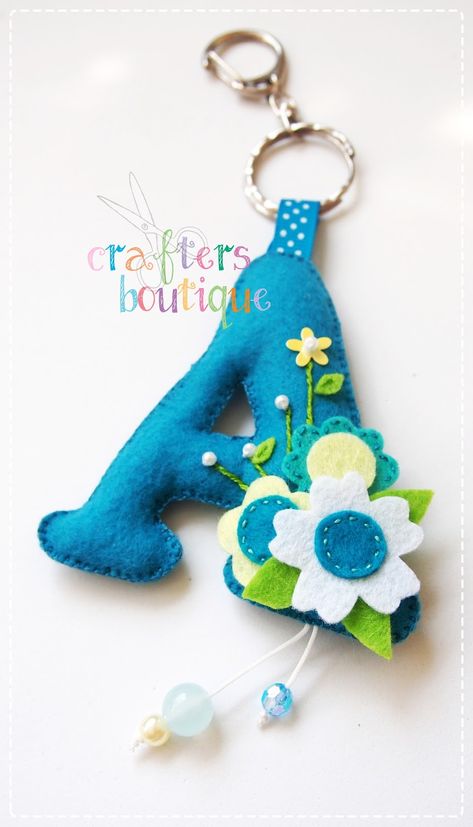 Felt Keyring, Felt Keychain, Keychain Pattern, Felt Crafts Patterns, Letter Keychain, Monogram Keychain, Felt Gifts, Felt Letters, Diy Felt