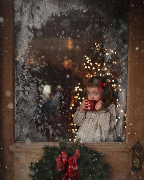 Christmas Photoshoot Kids, Christmas Mini Shoot, Christmas Photography Family, Christmas Poses, Baby Christmas Photos, Holiday Portraits, Holiday Mini Session, Christmas Portraits, Christmas Shoot