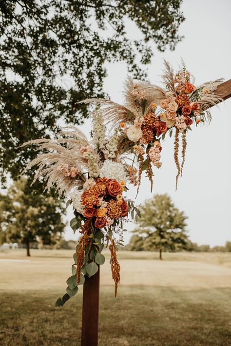 Fall Outdoor Wedding Alter, Terracotta Arbor Florals, Fall Arbor Flowers, Arbor Flower Arrangements, Fall Cowboy Wedding, Fall Arbor Wedding, Fall Wedding Arbor Ideas, Fall Arch Decor, Fall Wedding Altar