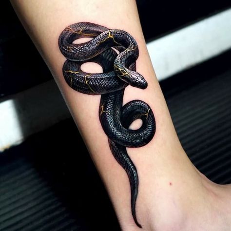 Gothic Tattoo Men, Kintsugi Tattoo, Tato Realis, Snake Tattoo Meaning, Black Ink Tattoo, Tattoo Snake, Snake Tattoos, Snake Tattoo Design, Moon Tattoo Designs