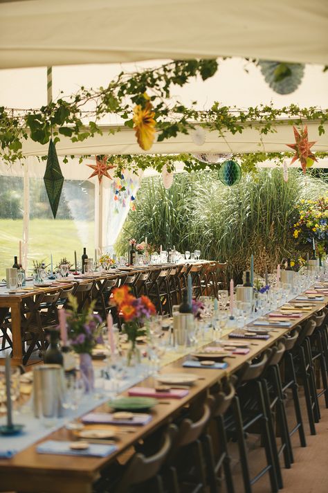 Eclectic Outdoor Wedding, Eclectic Garden Wedding, Funky Wedding Decor, July Wedding Ideas, Garden Party Reception, Colorful Wedding Reception, Marquee Wedding Decoration, Marquee Decor, Summer Backyard Wedding