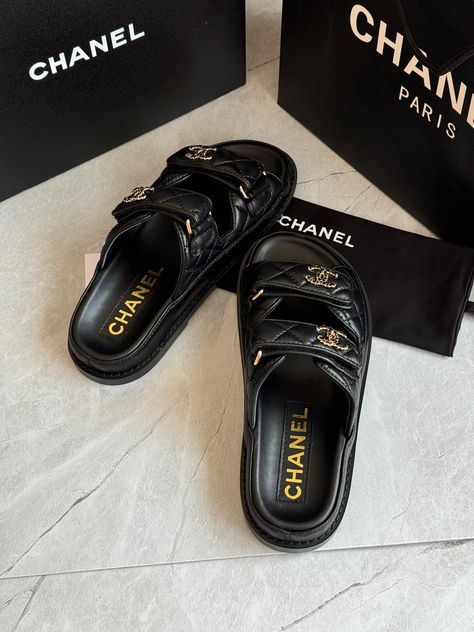 Classy Footwear, Foot Shoes, Designer Slides, Fashion Shoes Sandals, Shoes Outfit Fashion, Cute Slippers, Chanel Sandals, Girly Shoes, Aesthetic Shoes