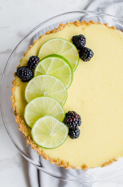 National Pi Day, Key Lime Tarts, Blackberry Sauce, Citrus Desserts, Lime Tart, Lime Recipes, Slow Cooker Desserts, Easter Baking, Cracker Crust