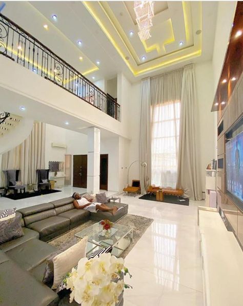 Most Expensive House, Fancy Living Rooms, Interior Design Living Room Modern, African House, African Inspired Decor, Mansion Designs, Furniture Design Living Room, Expensive Houses, Buying A New Home