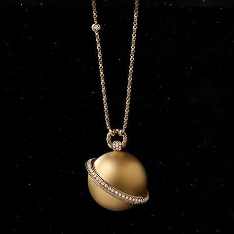 Saturn Pendant, Gold Pendants For Men, Jewelry Knowledge, Jewellery Design Sketches, Jewelry Box Diy, Luxury Jewelry Brands, Pearl Necklace Designs, Contemporary Earrings, Diamond Necklace Set