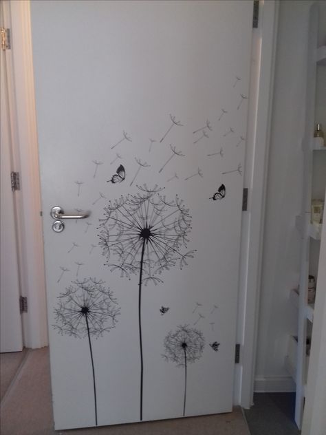 Bathroom Door Mural Ideas, Door Art Ideas Bedroom, Door Paint Ideas Bedroom, Painting Doors Ideas, Painted Bathroom Door Ideas, Painted Bedroom Door Ideas, Bedroom Door Mural, Inside Closet Painting Ideas, Bedroom Door Murals Painted