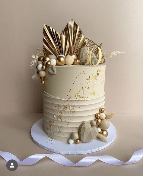 Woman’s Birthday Cake Ideas, Two Tier Birthday Cake For Women, White And Gold Bday Cake, Gold Flakes Cake, Beige Cake Aesthetic, Glam Cake Birthday For Women, Torte Gold, Creative Birthday Cake Ideas, Beige Cake